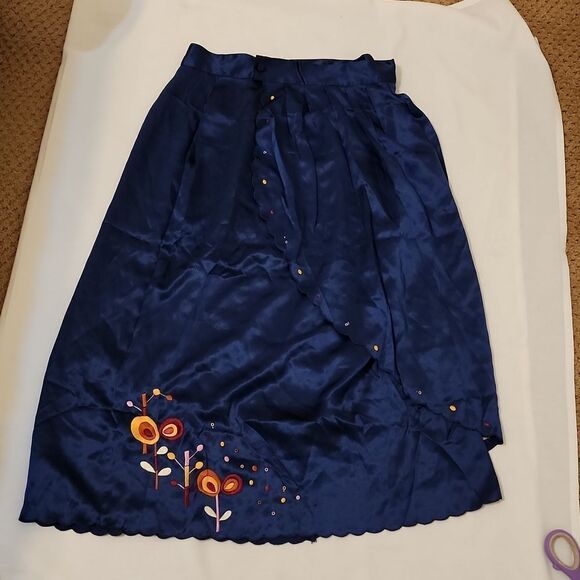 Vintage DA FU GUI  embroidered  100%Silk skirt  size (34) small - Picture 3 of 7